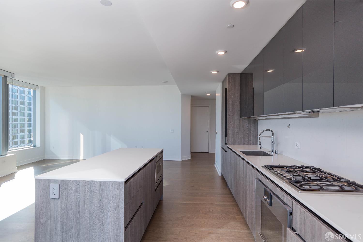 201 Folsom Street 22G