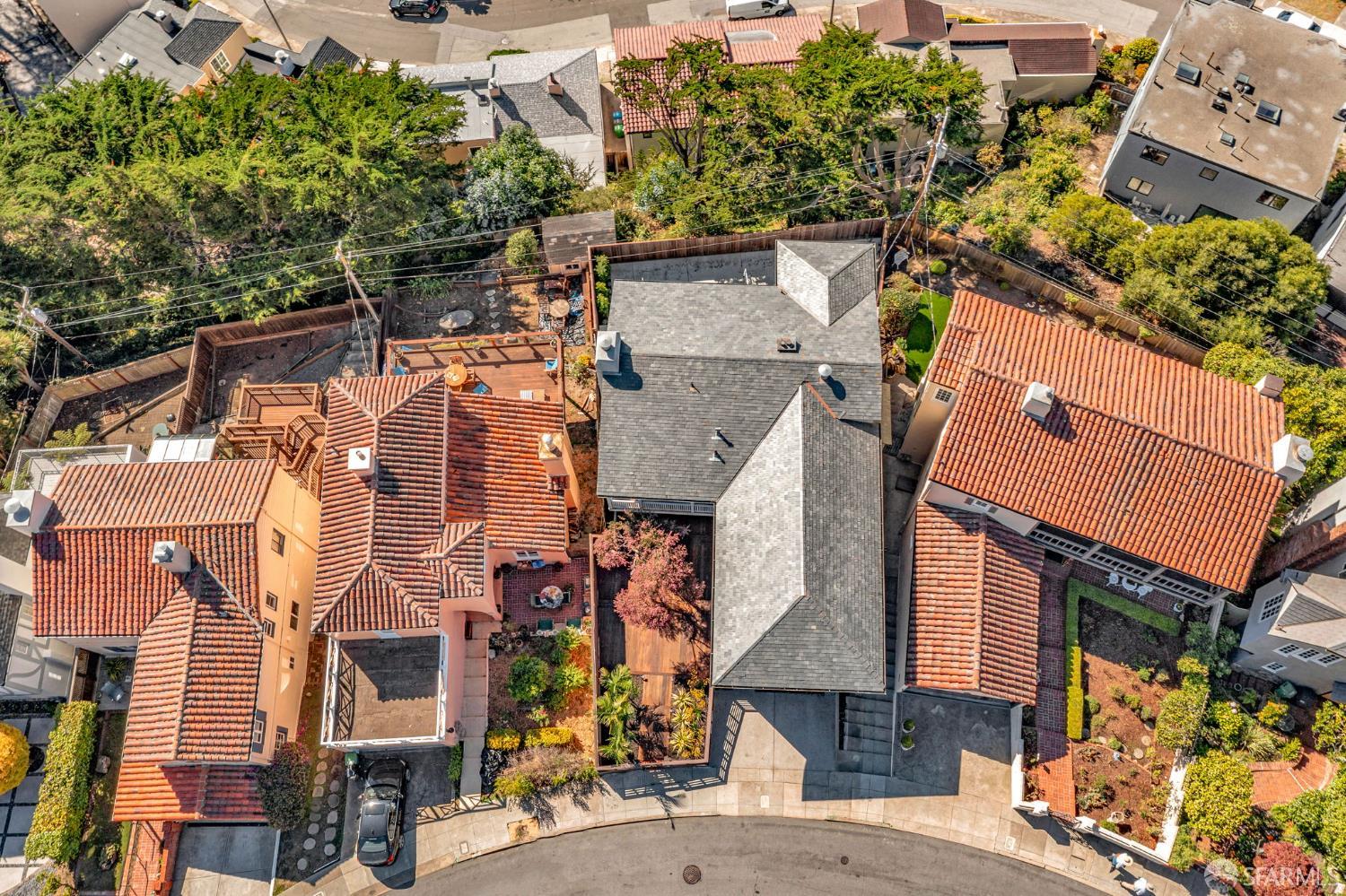 San Francisco, California 94127, United States, 5 Bedrooms Bedrooms, ,3 BathroomsBathrooms,Residential,Pending,236021