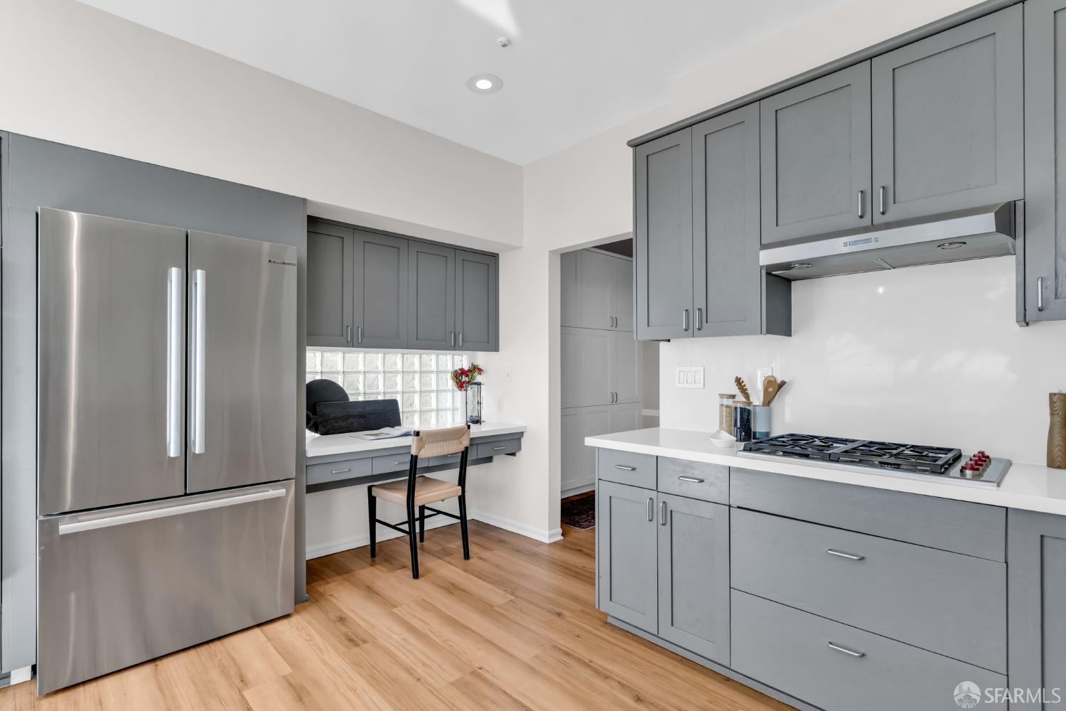 San Francisco, California 94127, United States, 5 Bedrooms Bedrooms, ,3 BathroomsBathrooms,Residential,Pending,236021