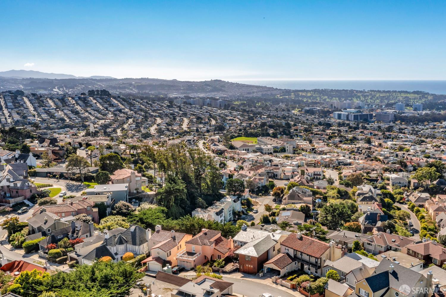 San Francisco, California 94127, United States, 5 Bedrooms Bedrooms, ,3 BathroomsBathrooms,Residential,Pending,236021