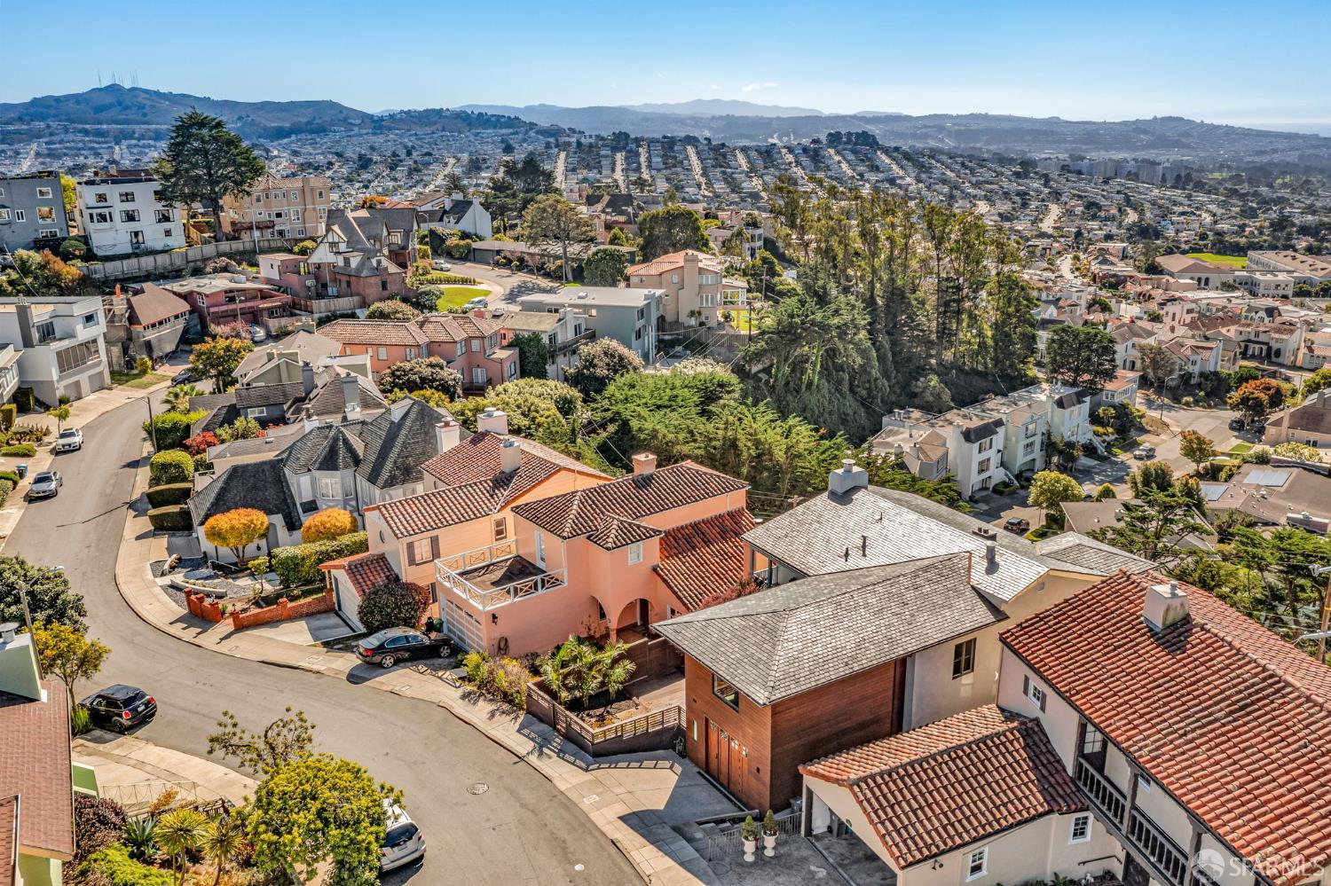 San Francisco, California 94127, United States, 5 Bedrooms Bedrooms, ,3 BathroomsBathrooms,Residential,Pending,236021