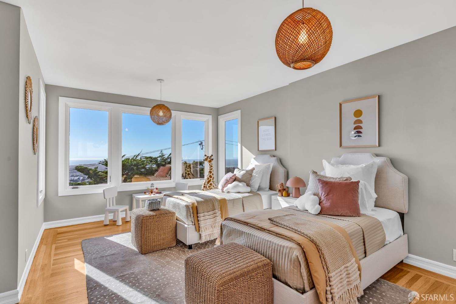 San Francisco, California 94127, United States, 5 Bedrooms Bedrooms, ,3 BathroomsBathrooms,Residential,Pending,236021