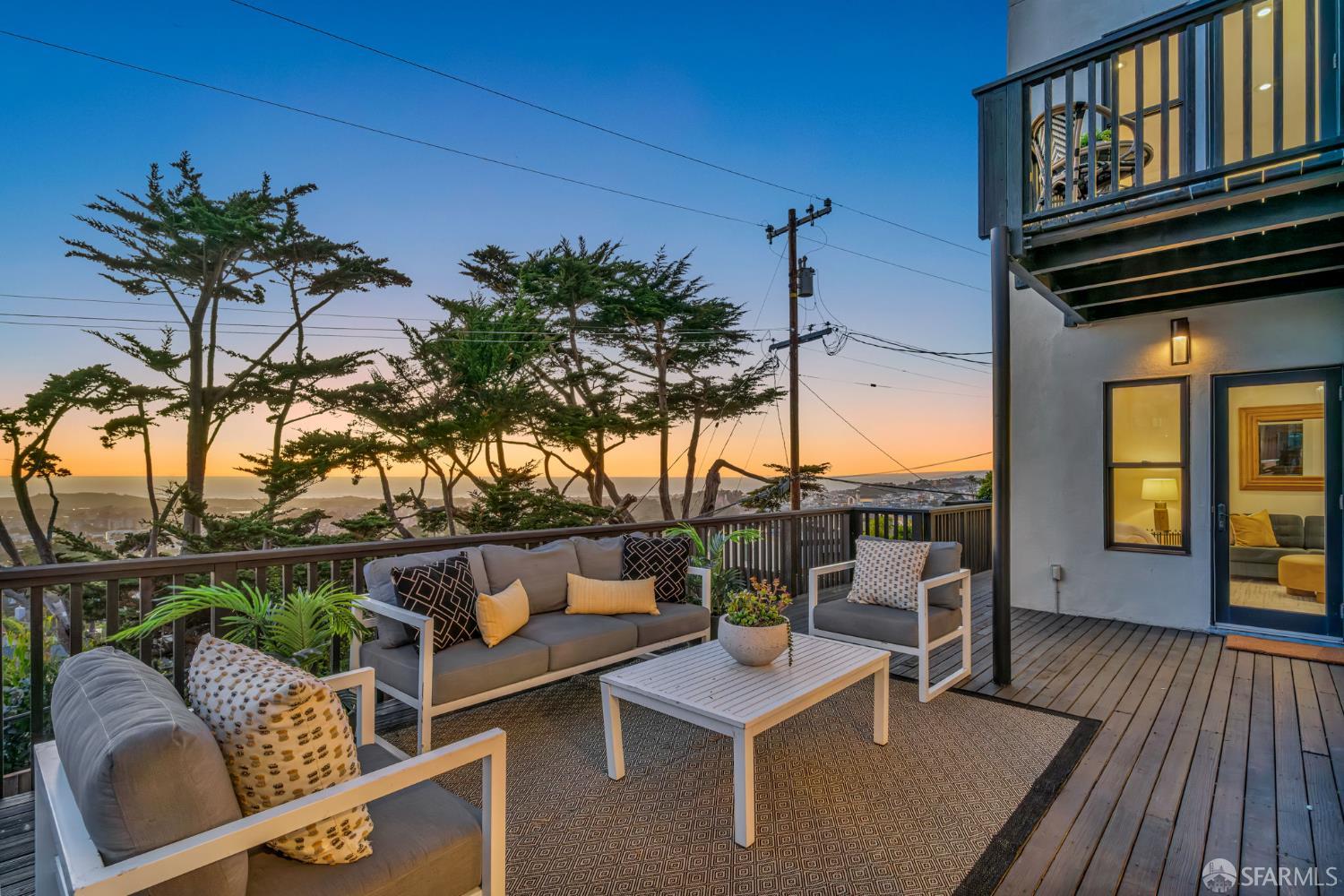 San Francisco, California 94127, United States, 5 Bedrooms Bedrooms, ,3 BathroomsBathrooms,Residential,Pending,236021