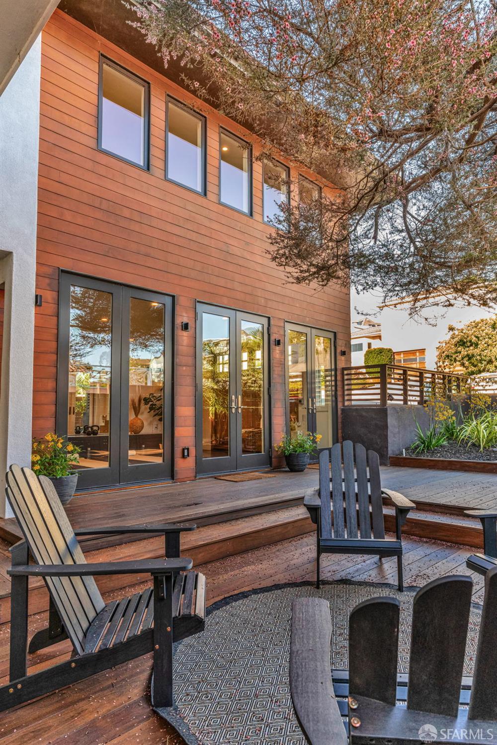 San Francisco, California 94127, United States, 5 Bedrooms Bedrooms, ,3 BathroomsBathrooms,Residential,Pending,236021