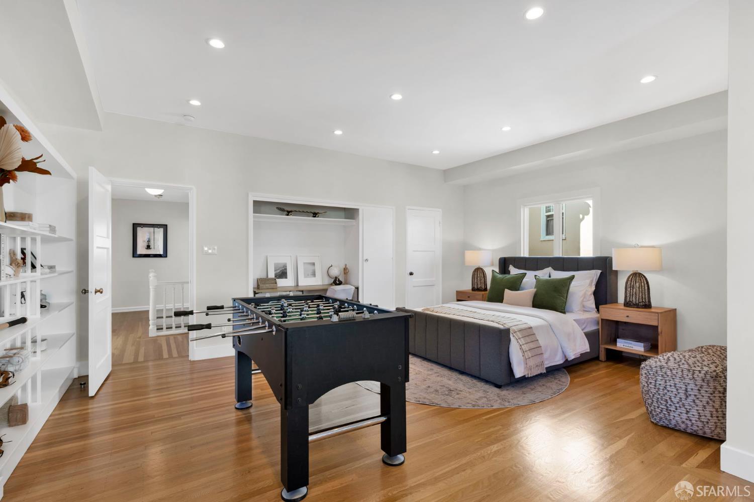 San Francisco, California 94127, United States, 5 Bedrooms Bedrooms, ,3 BathroomsBathrooms,Residential,Pending,236021