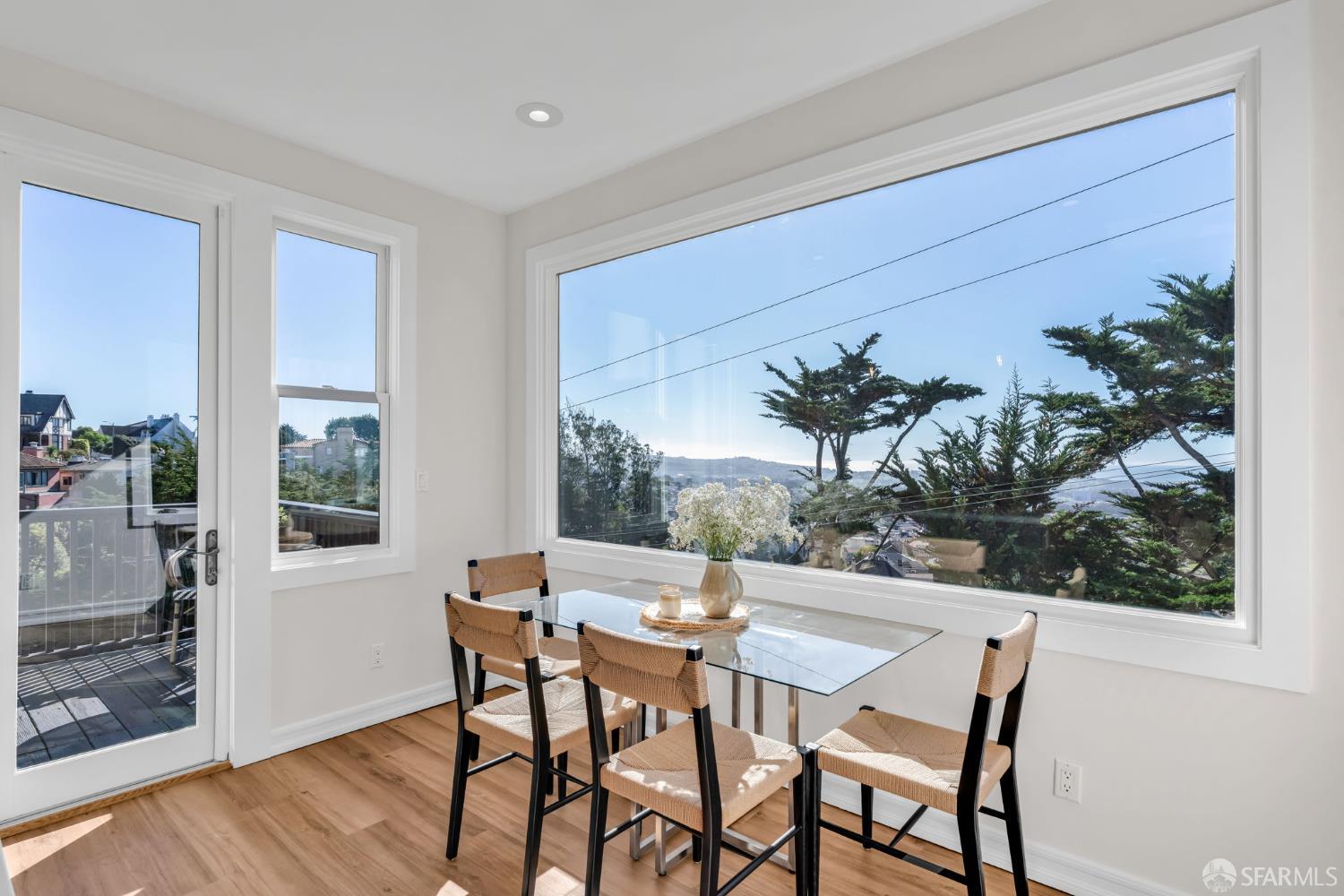 San Francisco, California 94127, United States, 5 Bedrooms Bedrooms, ,3 BathroomsBathrooms,Residential,Pending,236021