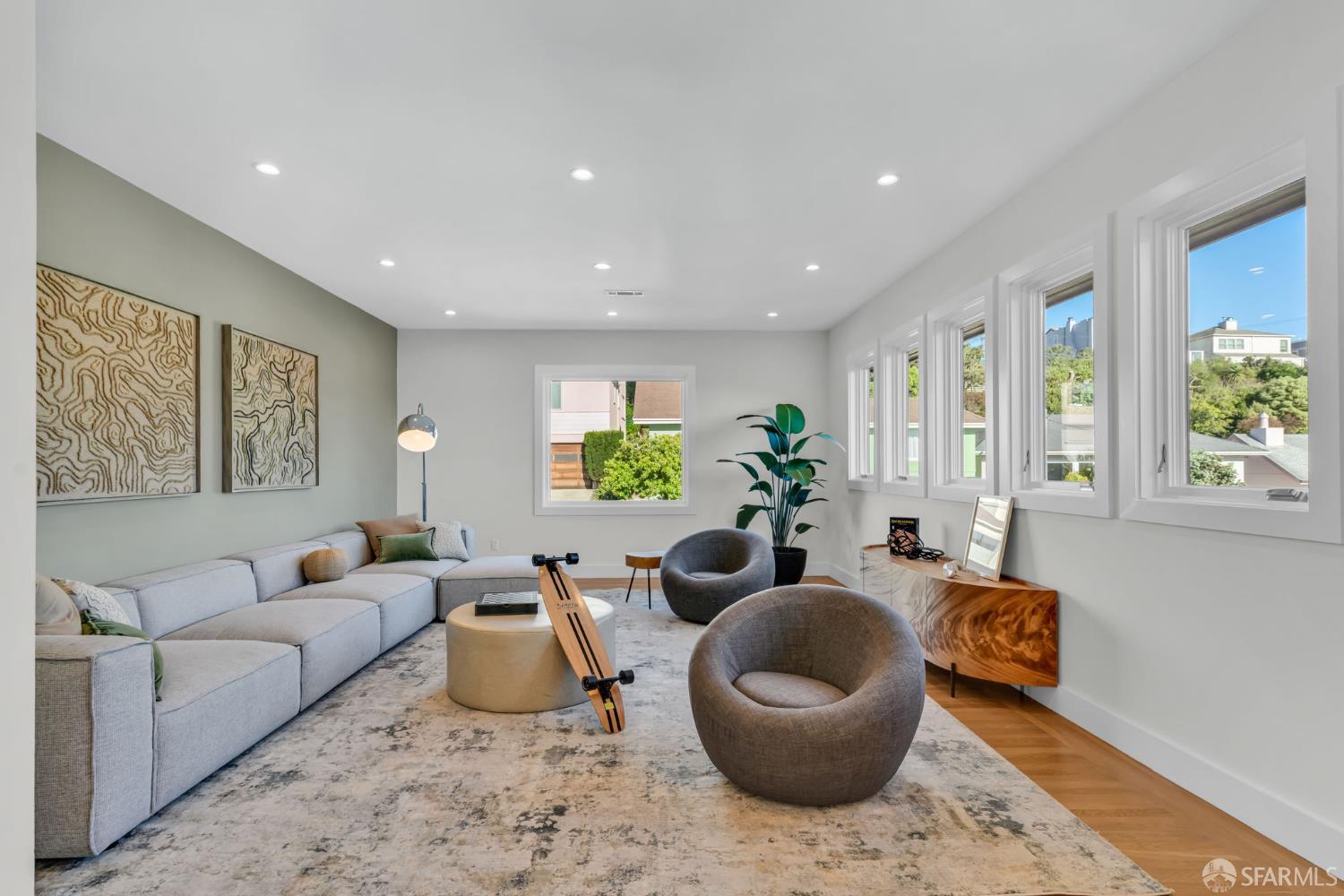 San Francisco, California 94127, United States, 5 Bedrooms Bedrooms, ,3 BathroomsBathrooms,Residential,Pending,236021