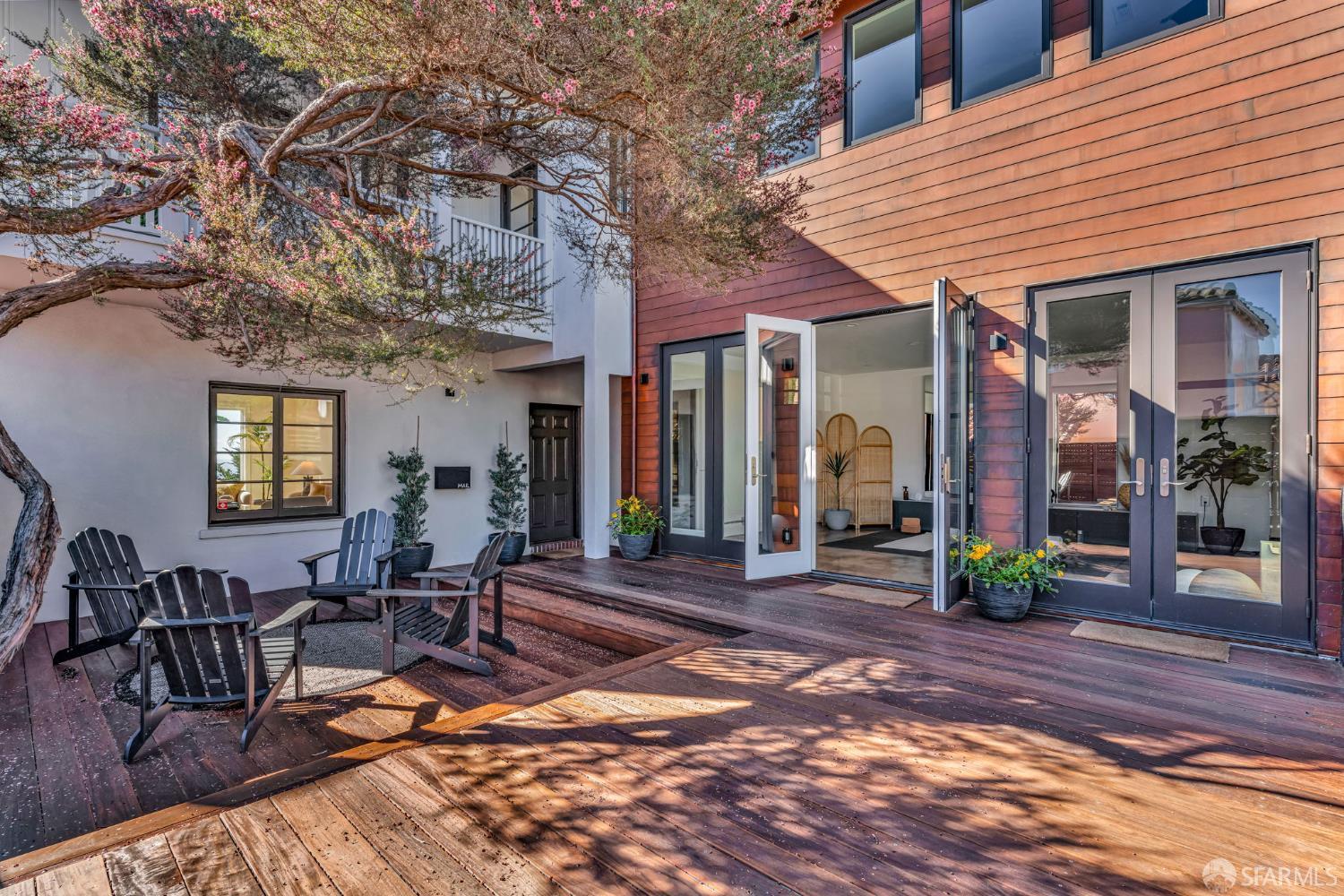 San Francisco, California 94127, United States, 5 Bedrooms Bedrooms, ,3 BathroomsBathrooms,Residential,Pending,236021