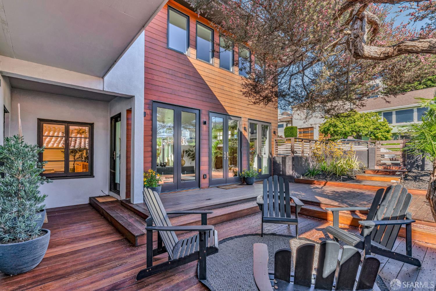 San Francisco, California 94127, United States, 5 Bedrooms Bedrooms, ,3 BathroomsBathrooms,Residential,Pending,236021