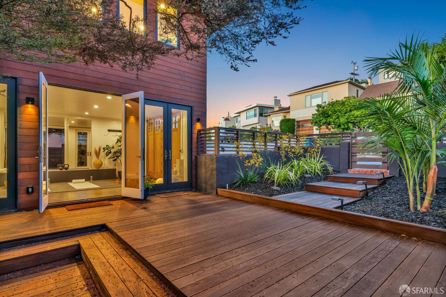 San Francisco, California 94127, United States, 5 Bedrooms Bedrooms, ,3 BathroomsBathrooms,Residential,Pending,236021