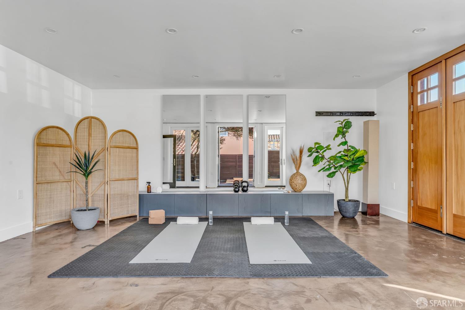 San Francisco, California 94127, United States, 5 Bedrooms Bedrooms, ,3 BathroomsBathrooms,Residential,Pending,236021