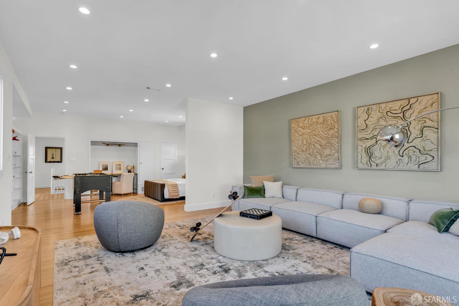 San Francisco, California 94127, United States, 5 Bedrooms Bedrooms, ,3 BathroomsBathrooms,Residential,Pending,236021