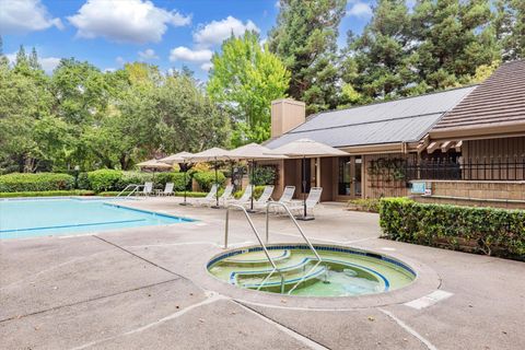 A home in Gold River