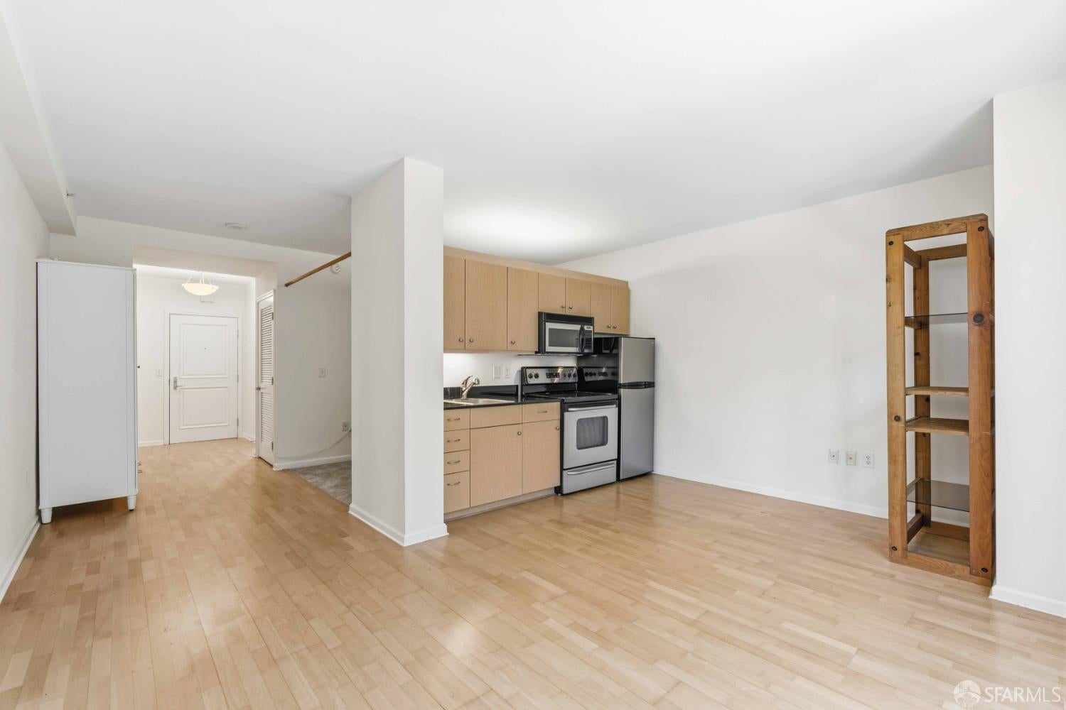 140 South Van Ness Avenue 437