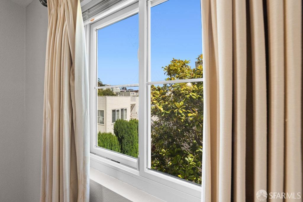 San Francisco, California 94115, United States, 2 Bedrooms Bedrooms, ,1 BathroomBathrooms,Residential,Pending,52505