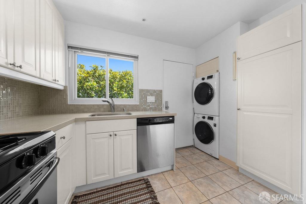 San Francisco, California 94115, United States, 2 Bedrooms Bedrooms, ,1 BathroomBathrooms,Residential,Pending,52505