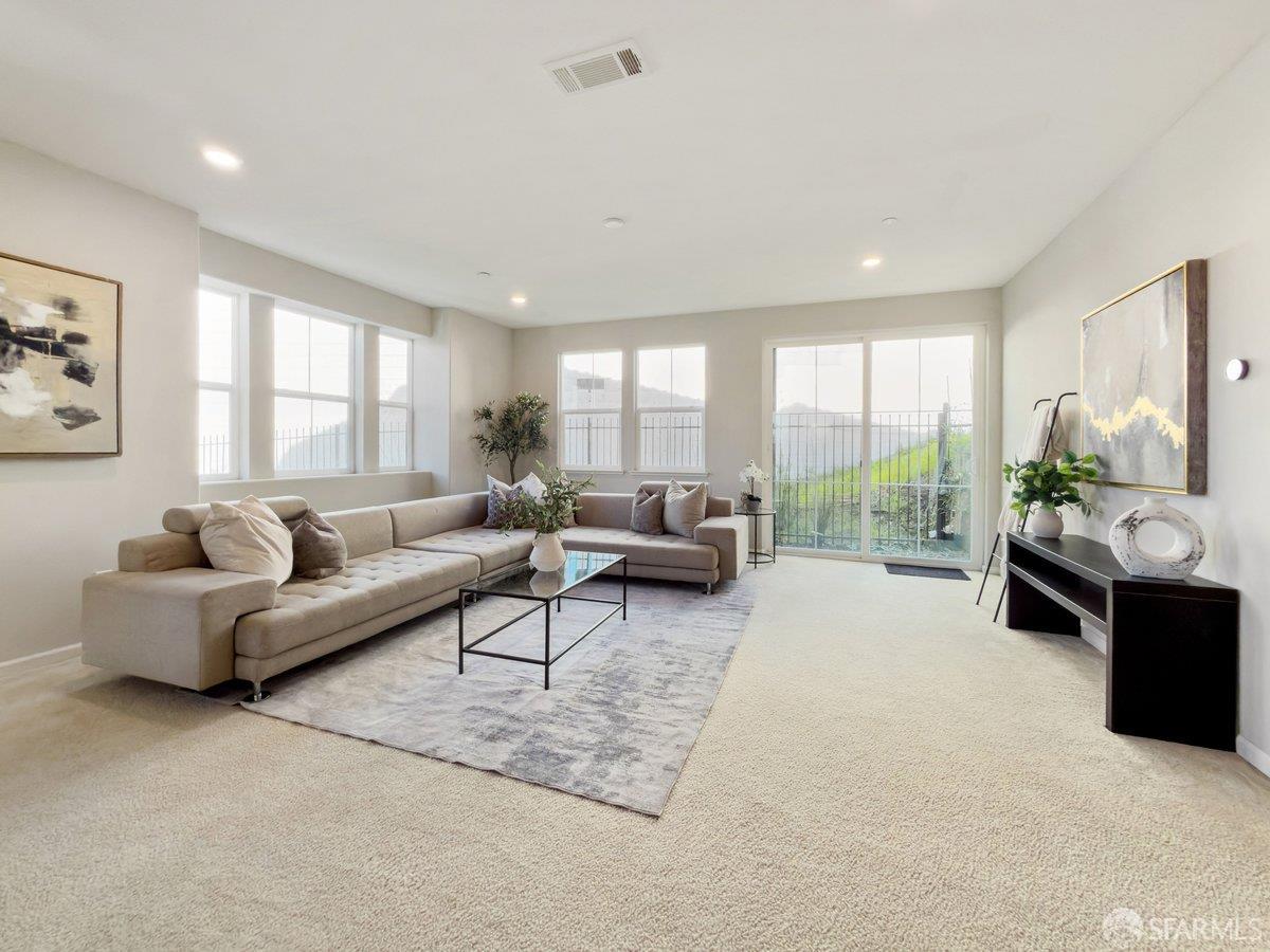 1017 Ocean View Avenue, Daly City CA 94014
