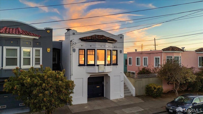 935 Rivera Street