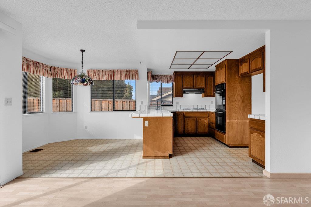 Hercules, California 94547, United States, 3 Bedrooms Bedrooms, ,2 BathroomsBathrooms,Residential,Active,251168