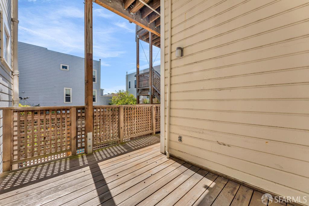 San Francisco, California 94115, United States, 4 Bedrooms Bedrooms, ,3 BathroomsBathrooms,Residential,Pending,217785