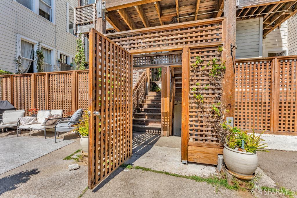 San Francisco, California 94115, United States, 4 Bedrooms Bedrooms, ,3 BathroomsBathrooms,Residential,Pending,217785