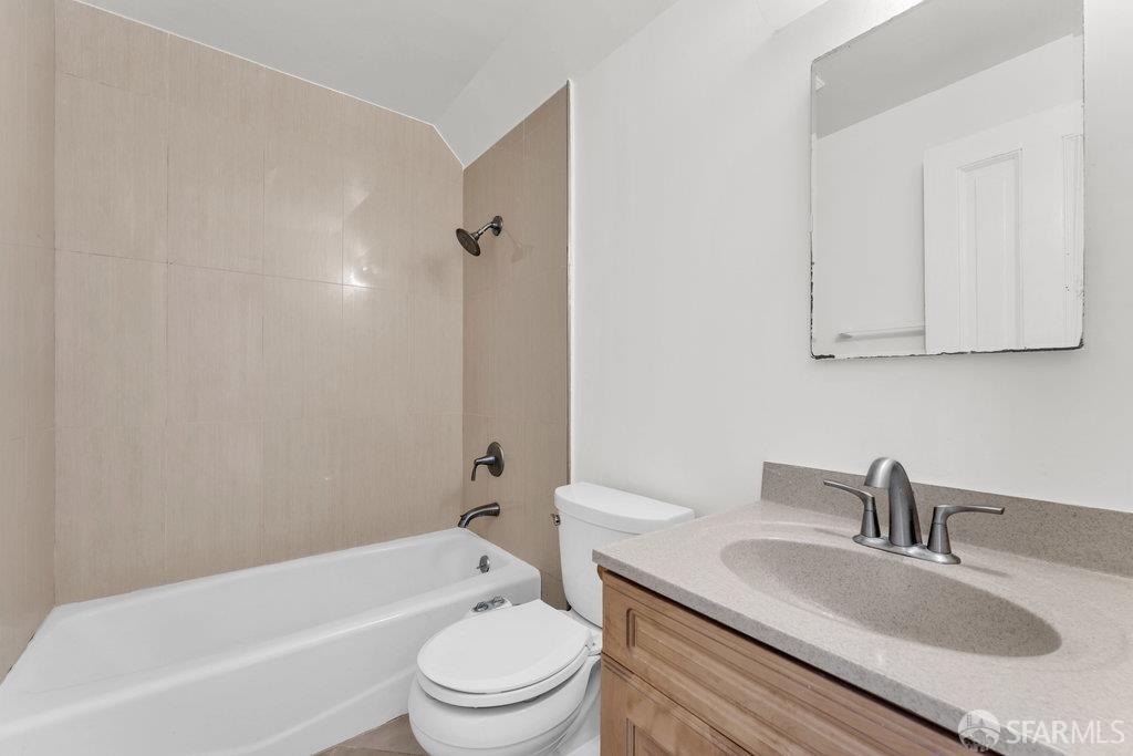 San Francisco, California 94115, United States, 4 Bedrooms Bedrooms, ,3 BathroomsBathrooms,Residential,Pending,217785