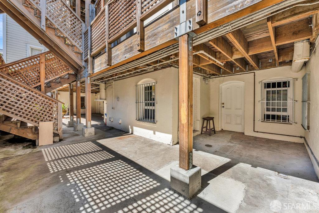 San Francisco, California 94115, United States, 4 Bedrooms Bedrooms, ,3 BathroomsBathrooms,Residential,Pending,217785