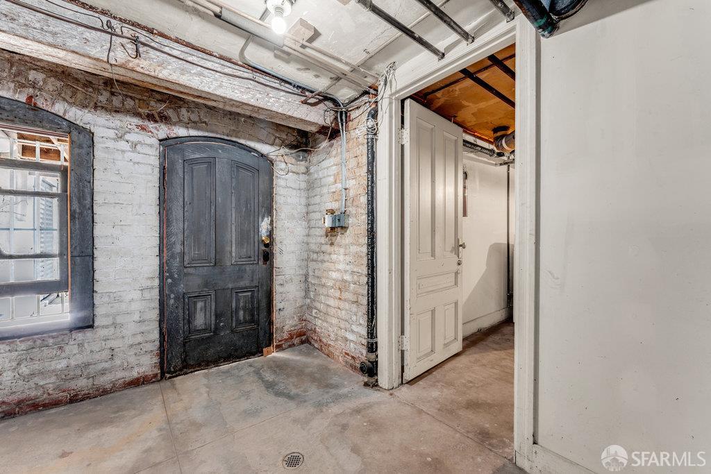 San Francisco, California 94115, United States, 4 Bedrooms Bedrooms, ,3 BathroomsBathrooms,Residential,Pending,217785