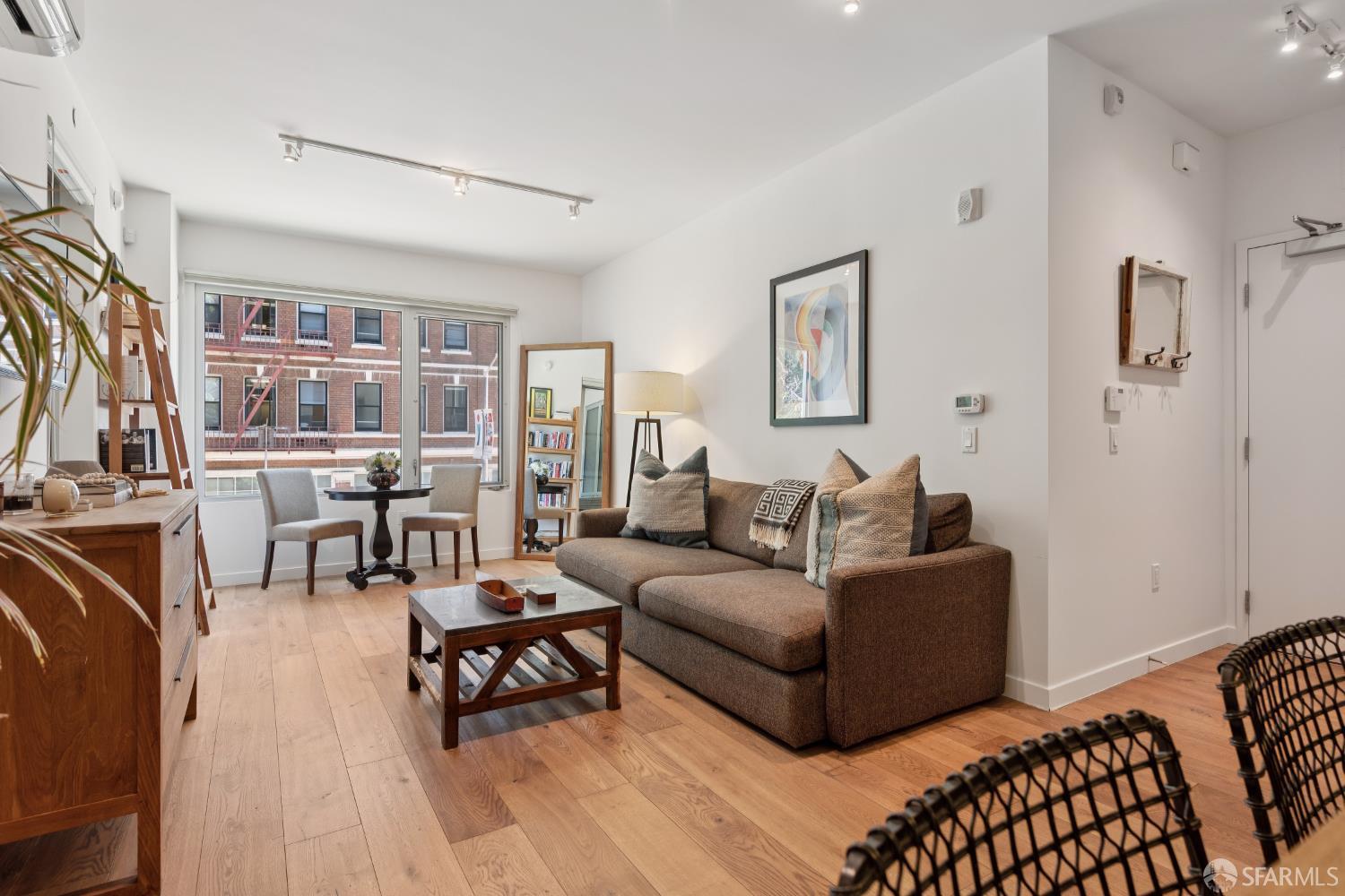 11 Franklin Street 202