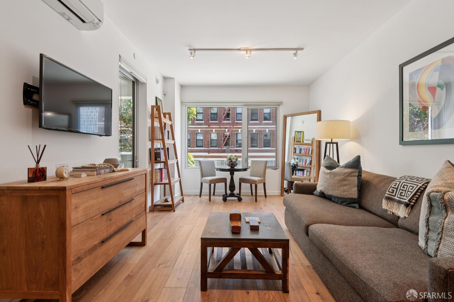 11 Franklin Street 202