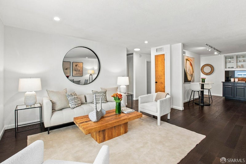 3239 Mission Street 7