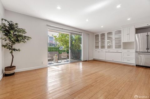 15 Western Shore Lane Unit 2, San Francisco, CA 94115 - #: 425023755