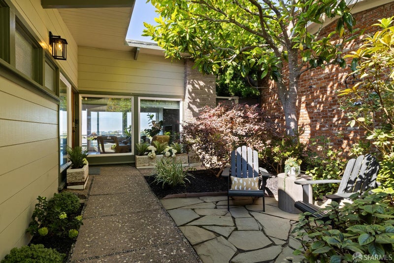 74 San Jacinto Way