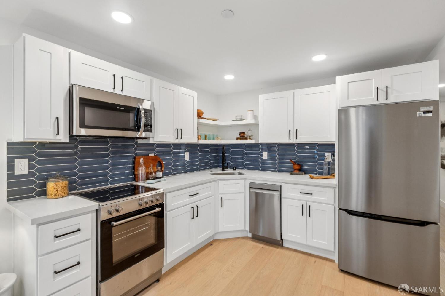 108 Albion Street, San Francisco CA 94110