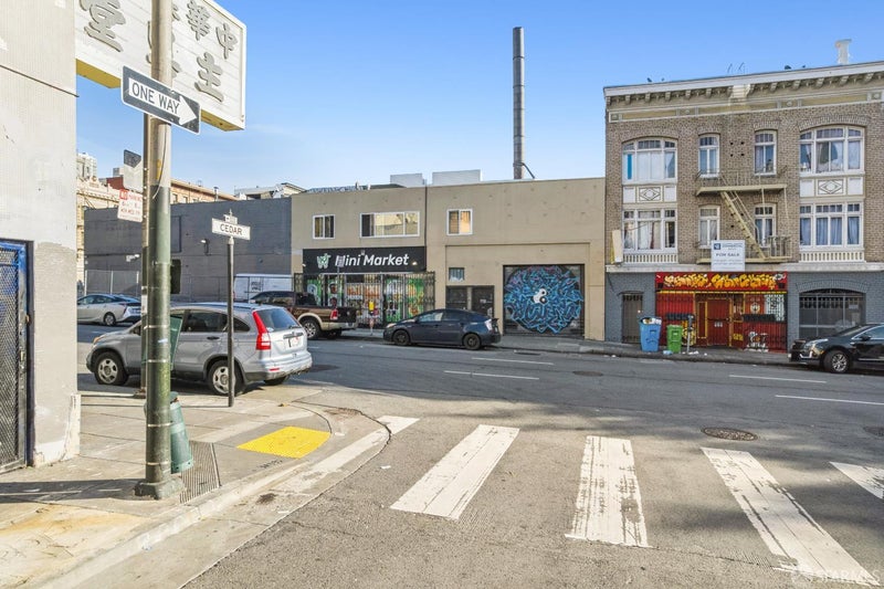 934 Larkin Street