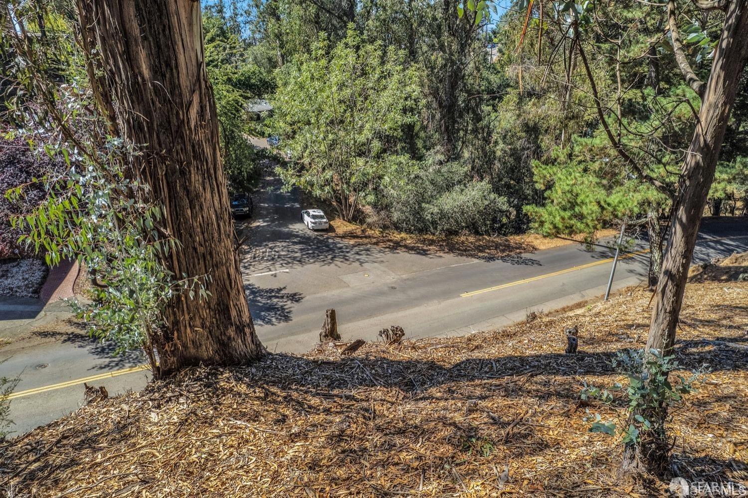 Oakland, California 94611, United States, ,Land,Active,104054