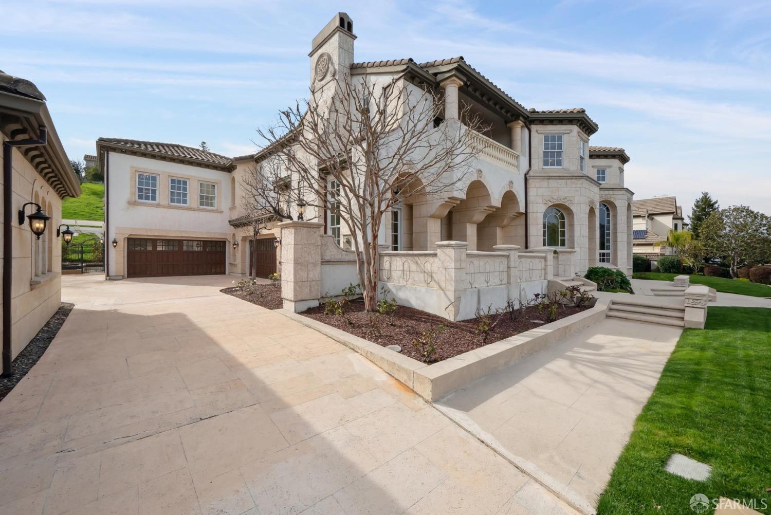 5471 Country Club Parkway