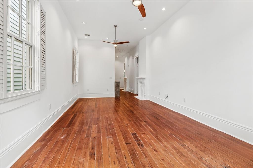 3217 DAUPHINE Street