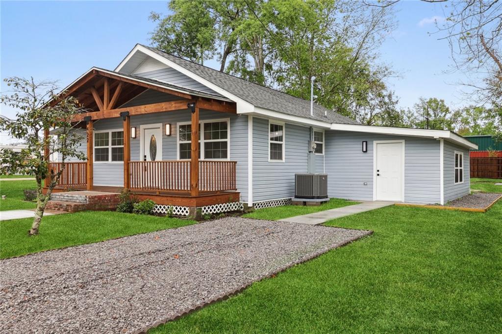 422 W 26TH Avenue