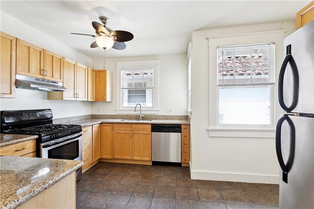 New Orleans, Louisiana 70115, United States, 2 Bedrooms Bedrooms, ,1 BathroomBathrooms,Residential,Active,171404