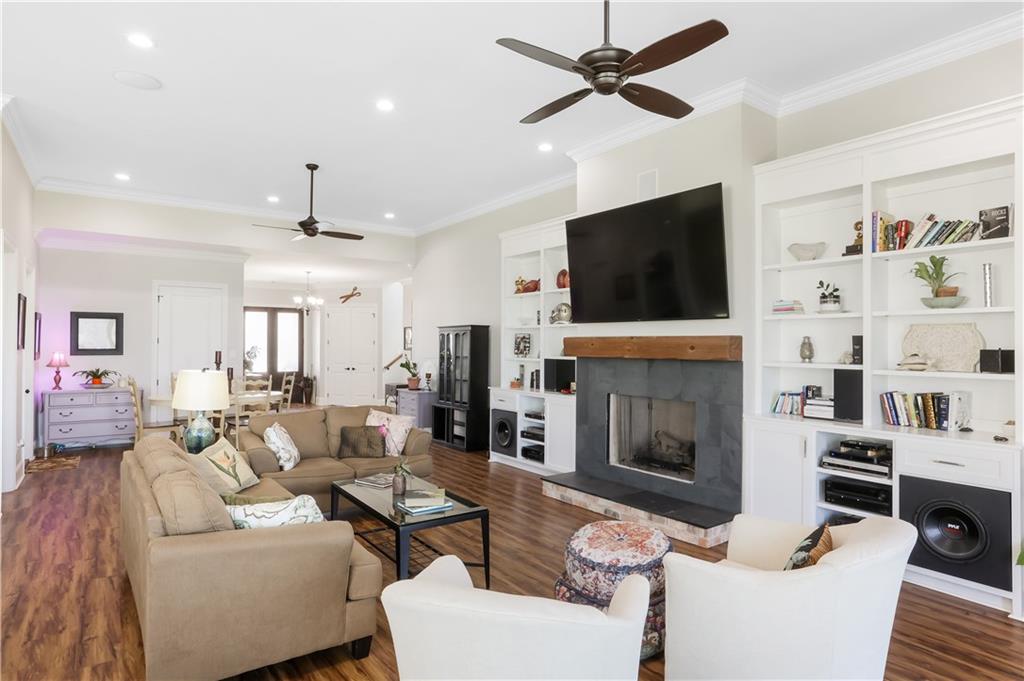 109 MOONLIGHT COVE Lane