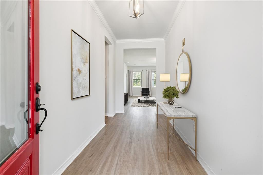 933 LAUREL OAKS Drive