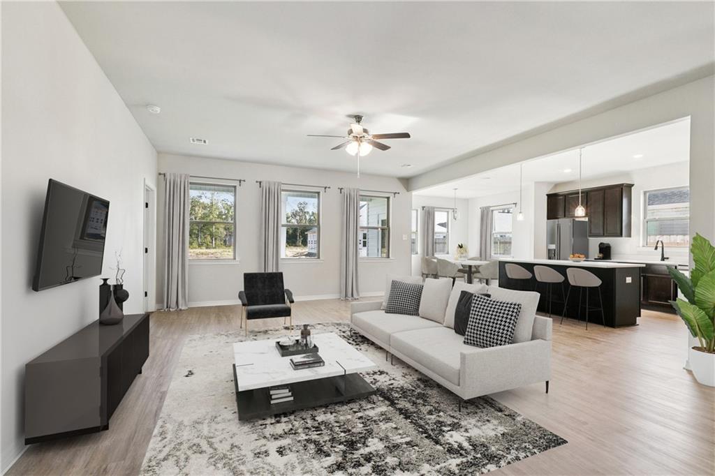 933 LAUREL OAKS Drive