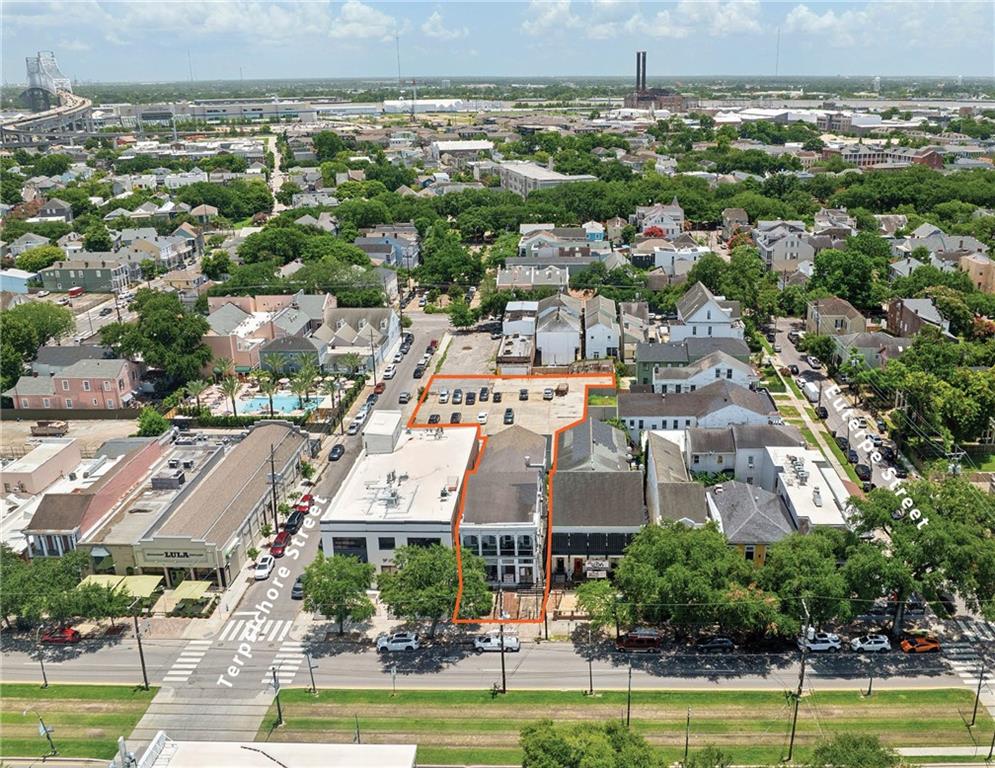 1610 SAINT CHARLES Avenue