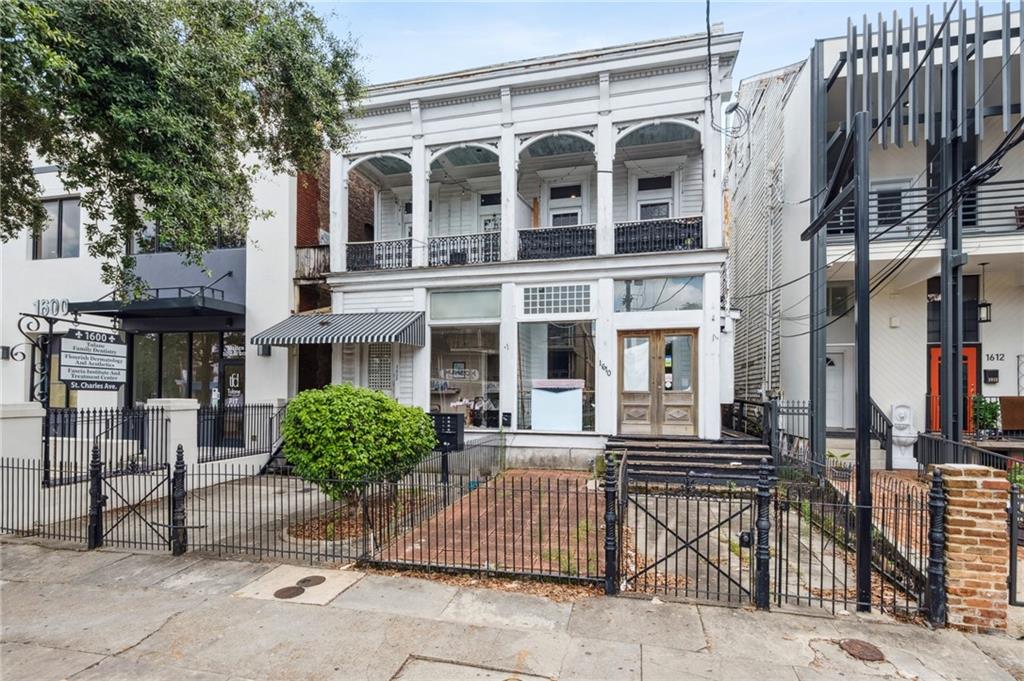 1610 SAINT CHARLES Avenue