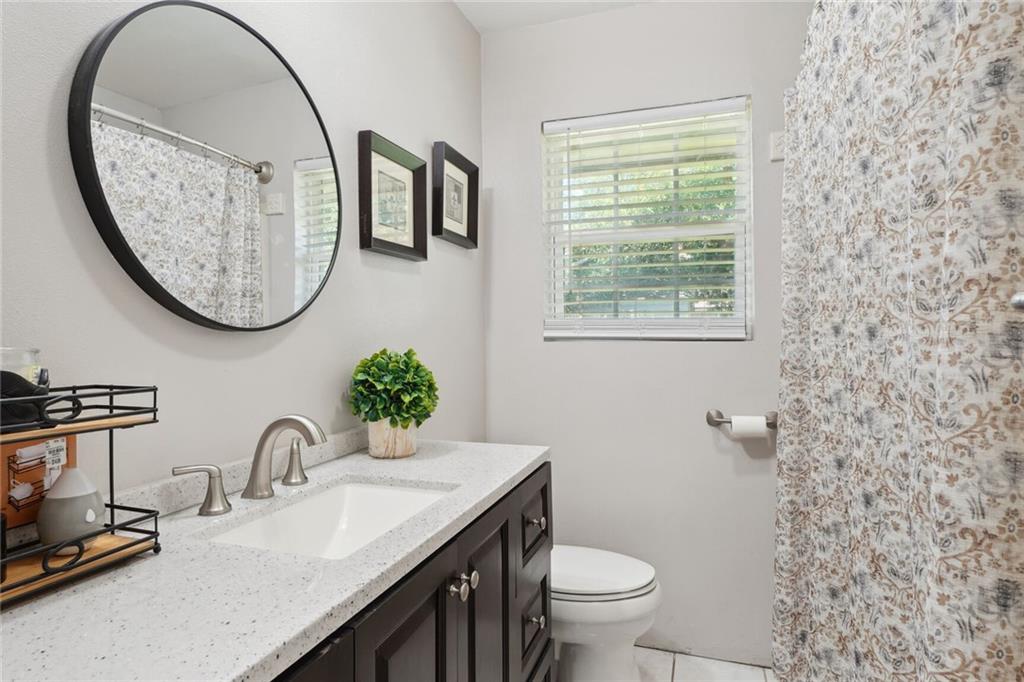 Metairie, Louisiana 70003, United States, 4 Bedrooms Bedrooms, ,3 BathroomsBathrooms,Residential,Pending,52445