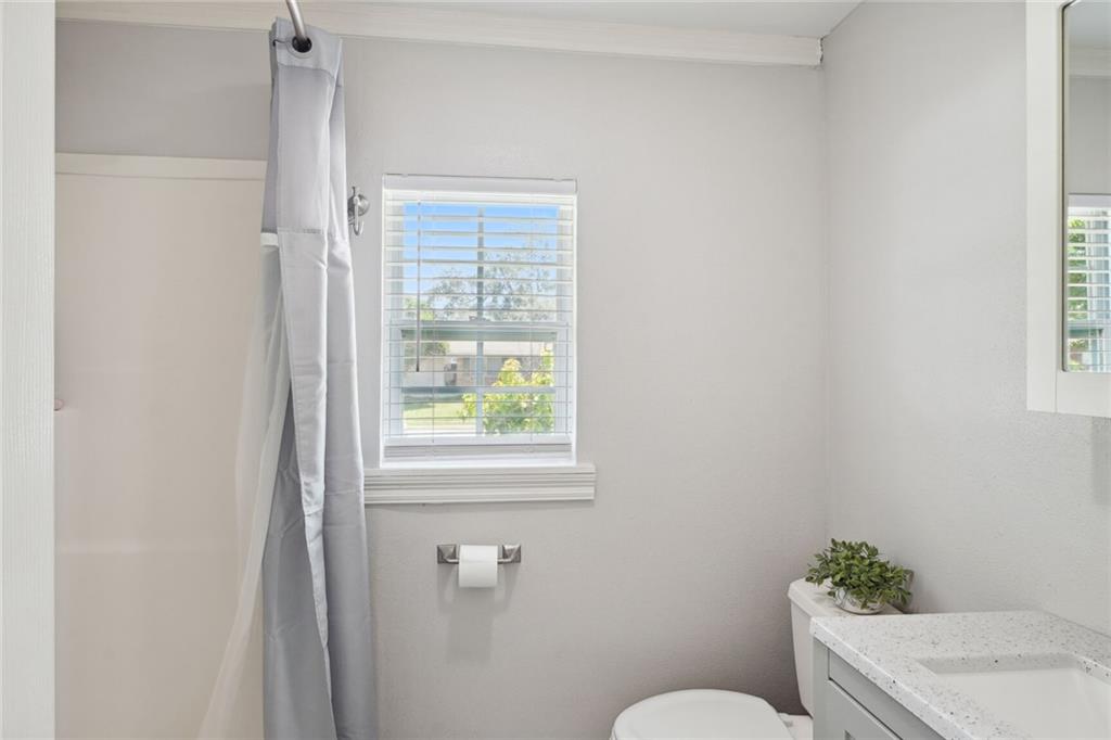 Metairie, Louisiana 70003, United States, 4 Bedrooms Bedrooms, ,3 BathroomsBathrooms,Residential,Pending,52445