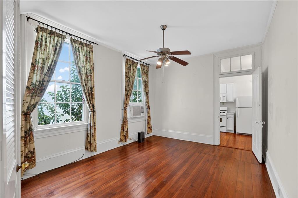 New Orleans, Louisiana 70130, United States, 2 Bedrooms Bedrooms, ,1 BathroomBathrooms,Residential,Active,232728