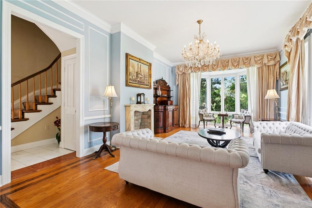 291 GARDEN Road
