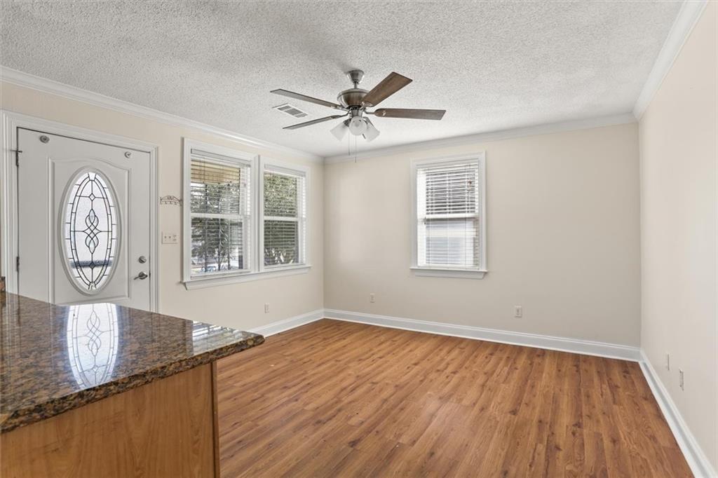 6216 CAMERON Boulevard